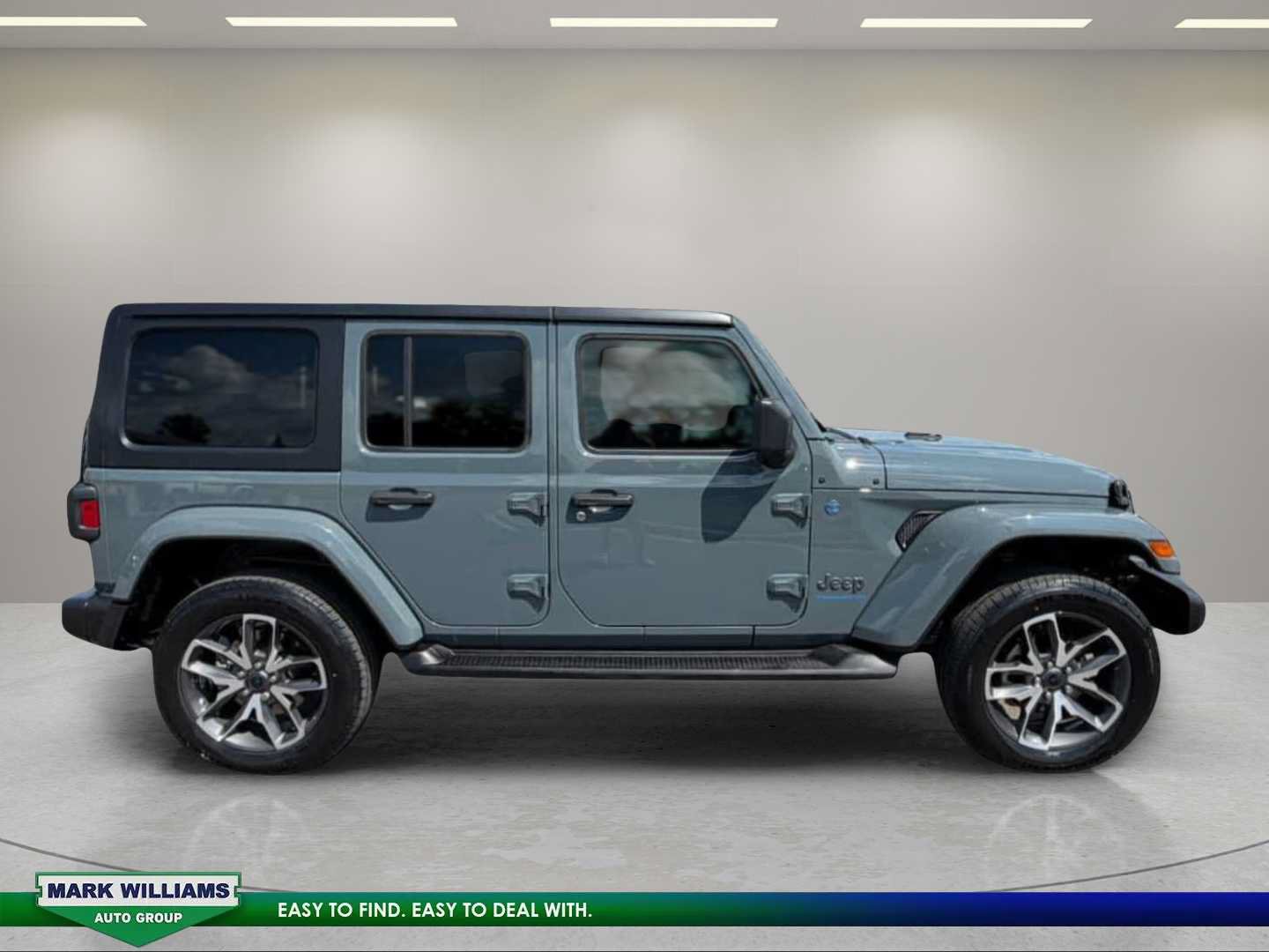 Used 2024 Jeep Wrangler Unlimited w/ Convenience Group AWD/4WD image 39