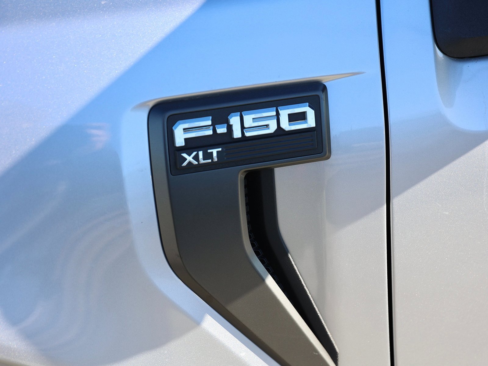 Used 2023 Ford F150 XLT w/ Equipment Group 302A High image 11