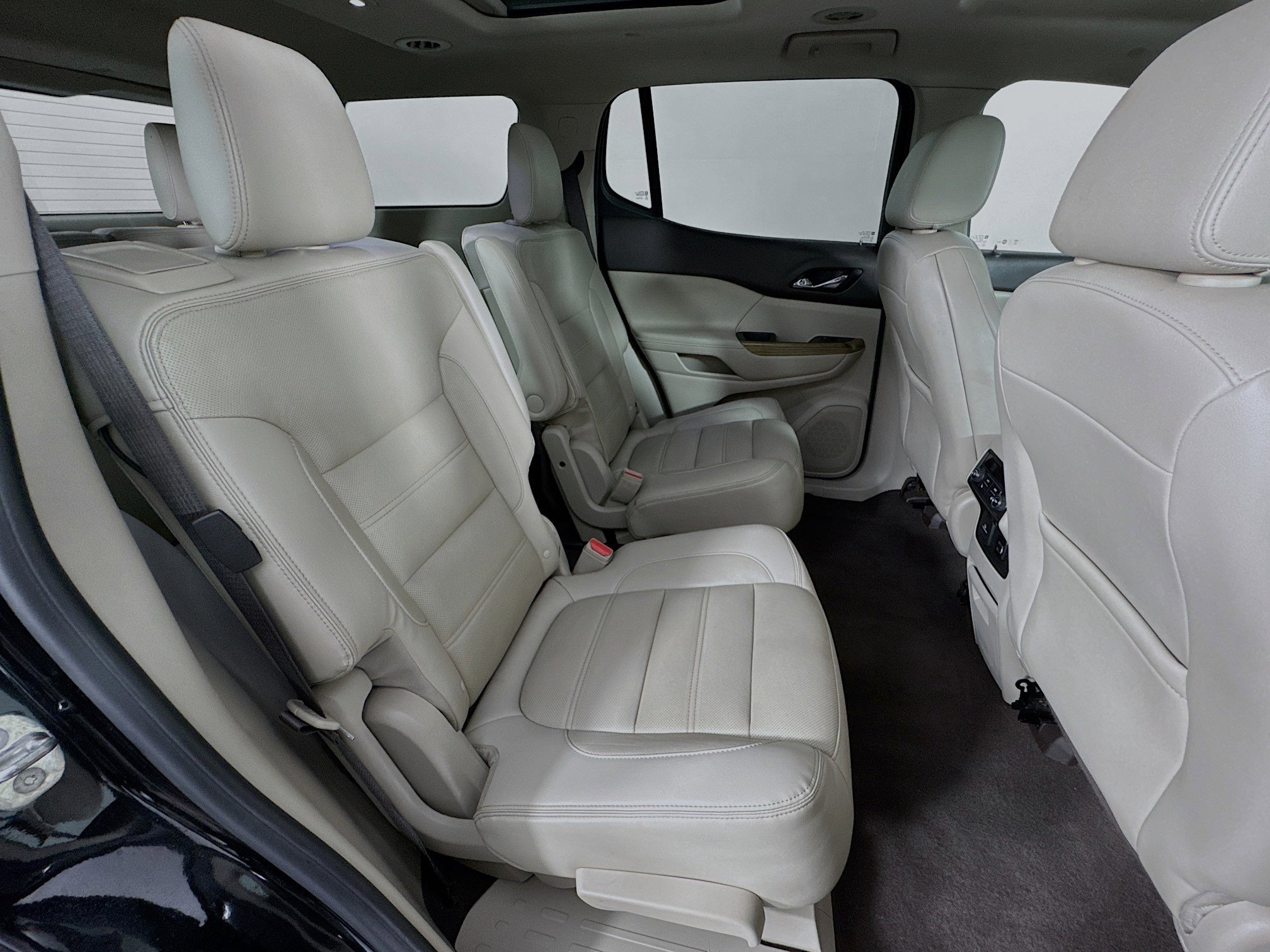 Used 2018 GMC Acadia Denali image 29