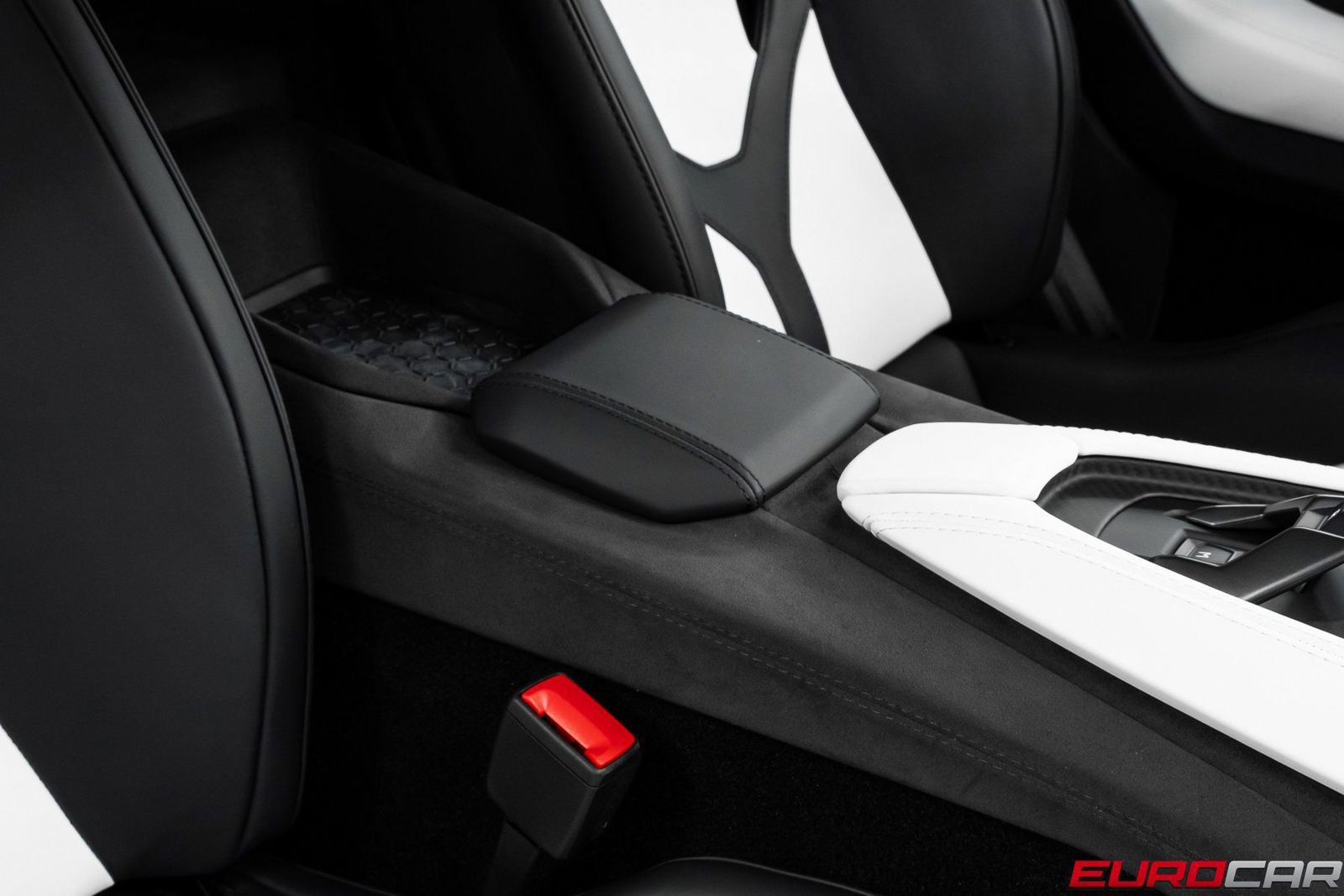 Used 2025 Lamborghini Revuelto AWD/4WD image 38