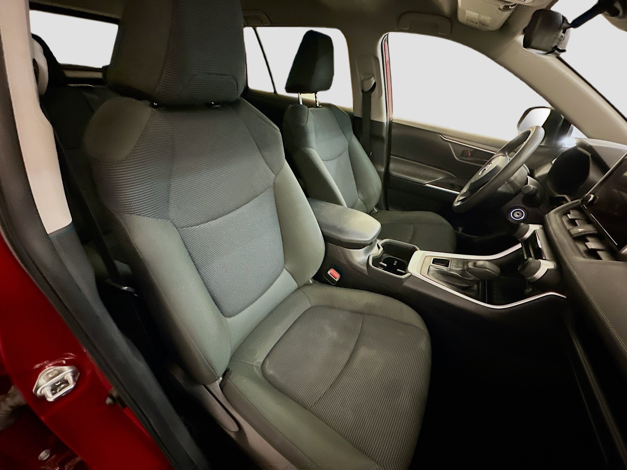 Used 2024 Toyota RAV4 LE image 32