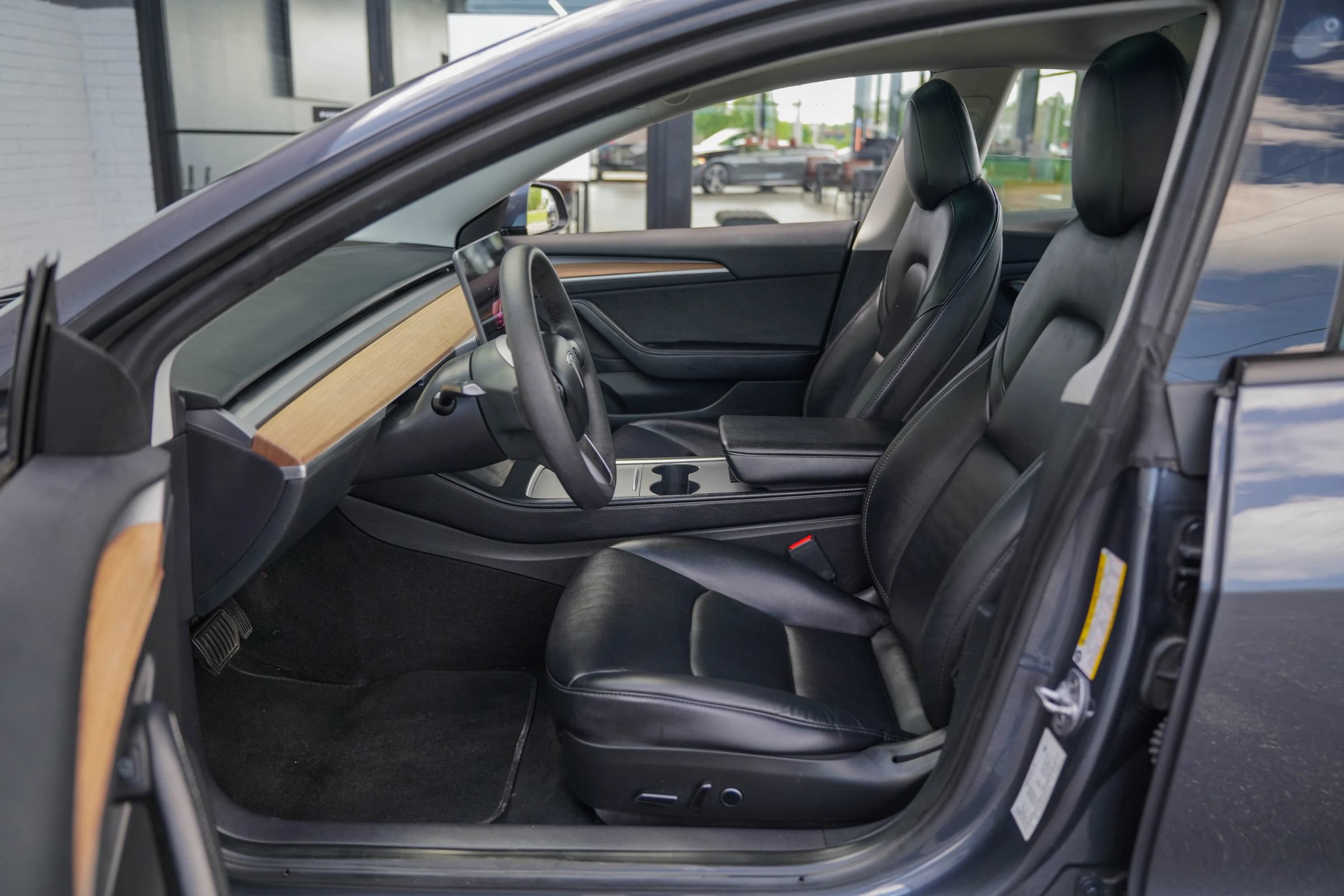 Used 2022 Tesla Model 3 Standard Range RWD image 11