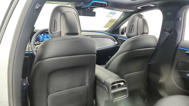 Used 2024 Mercedes-Benz E 450 4MATIC Sedan w/ Airmatic Package image 33