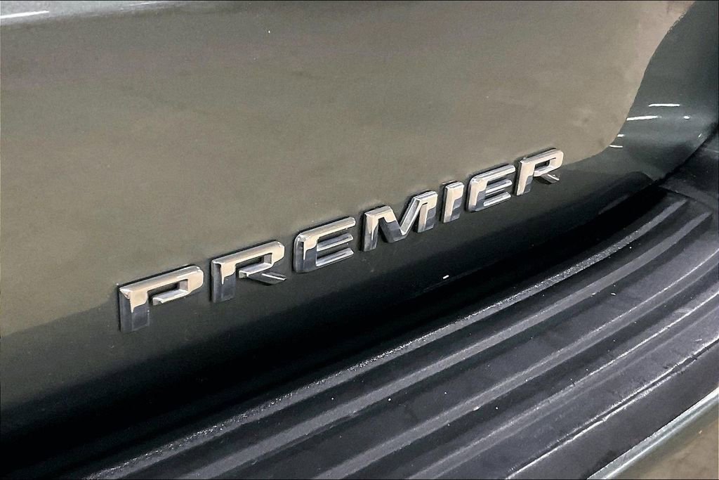 Used 2023 Chevrolet Suburban Premier AWD/4WD image 8