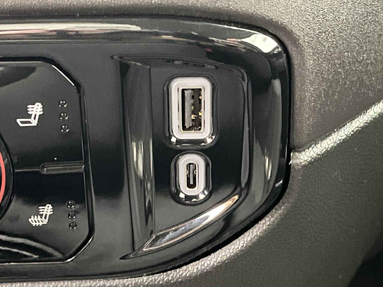 New 2026 GMC Sierra 1500 Elevation image 24