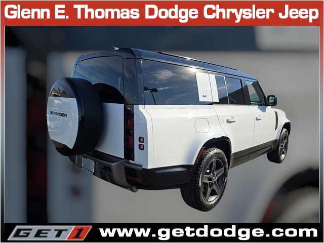 Used 2024 Land Rover Defender 130 X-Dynamic SE image 9