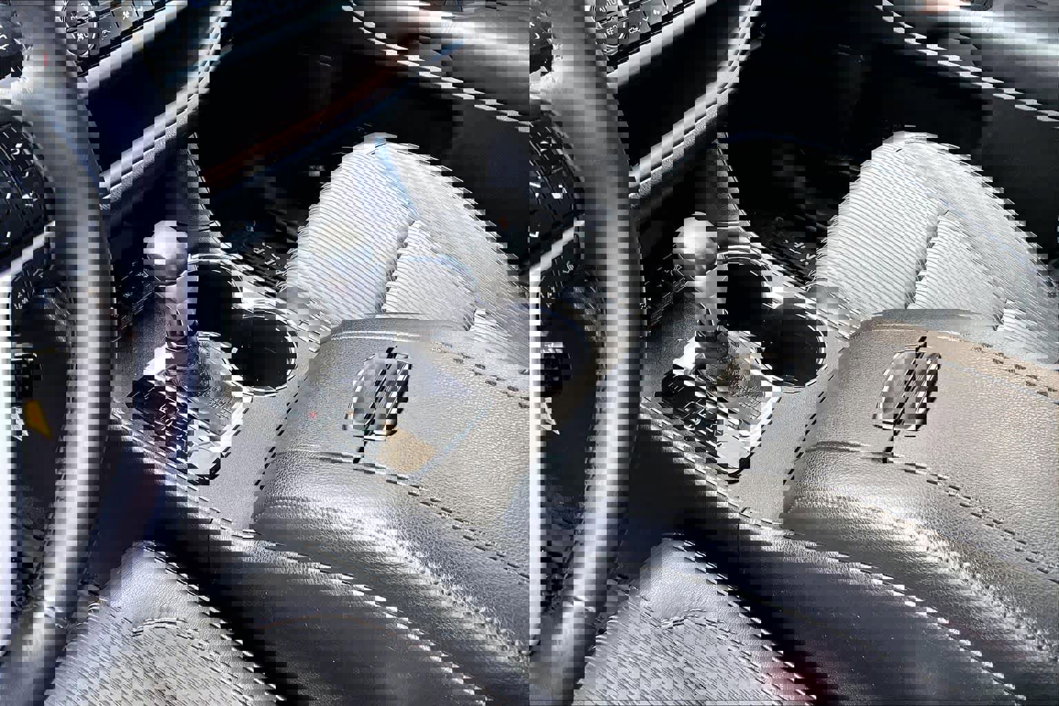 Certified 2018 Toyota Highlander Plus w/ Carpet Mat Package (TMS) AWD/4WD image 17