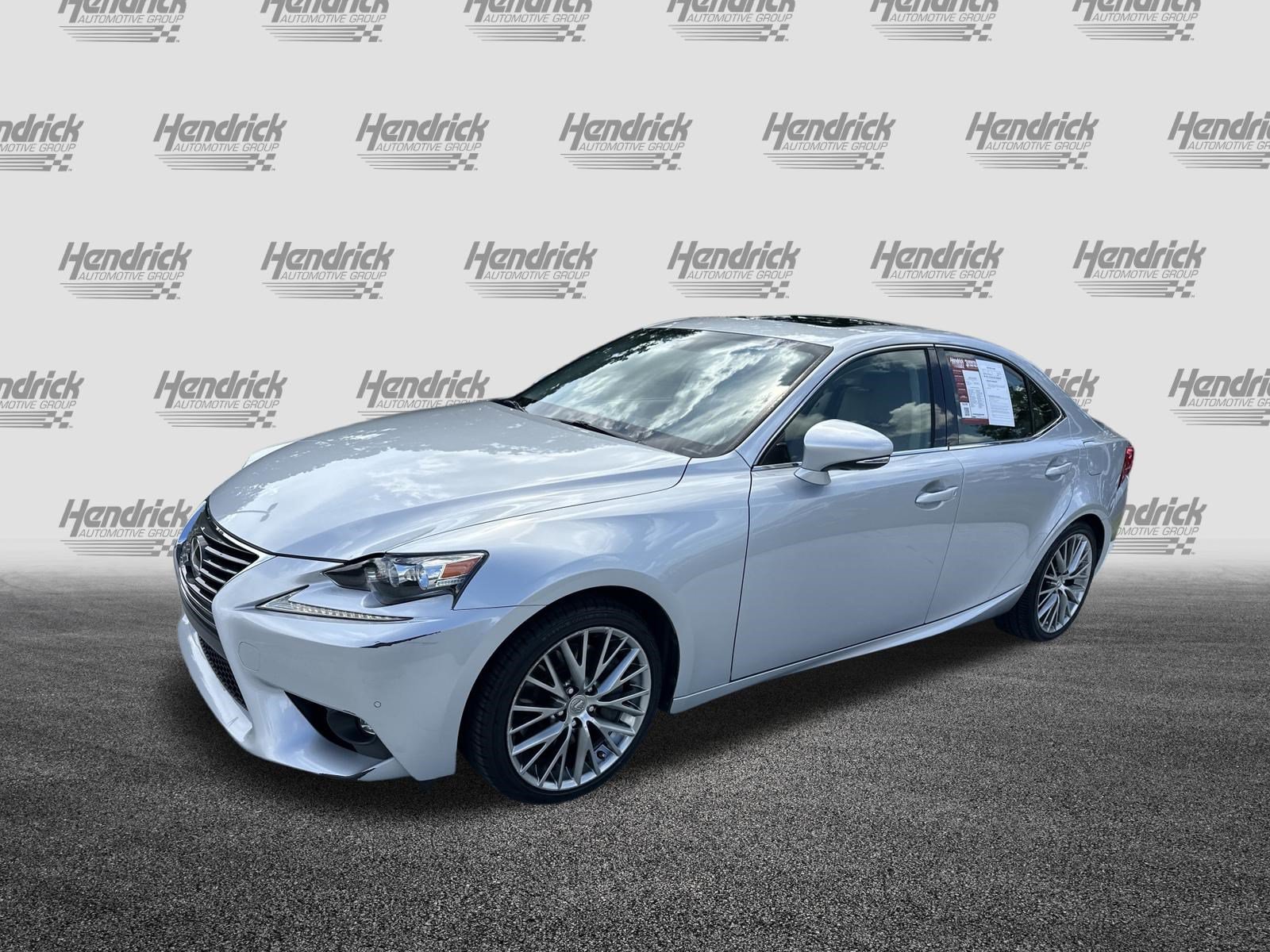 Used 2016 Lexus IS 200t w/ Premium Package RWD image 5
