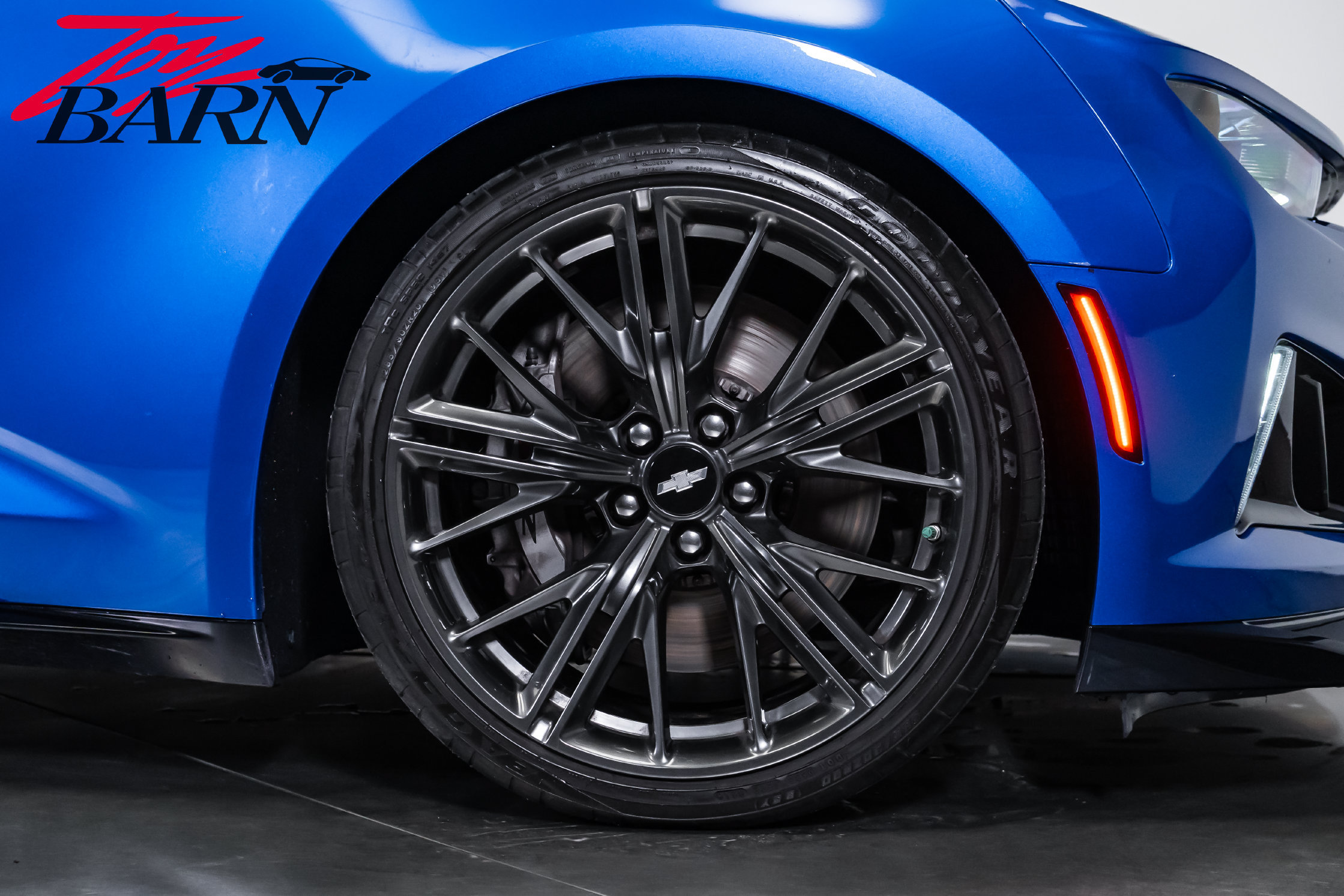Used 2018 Chevrolet Camaro ZL1 RWD image 24