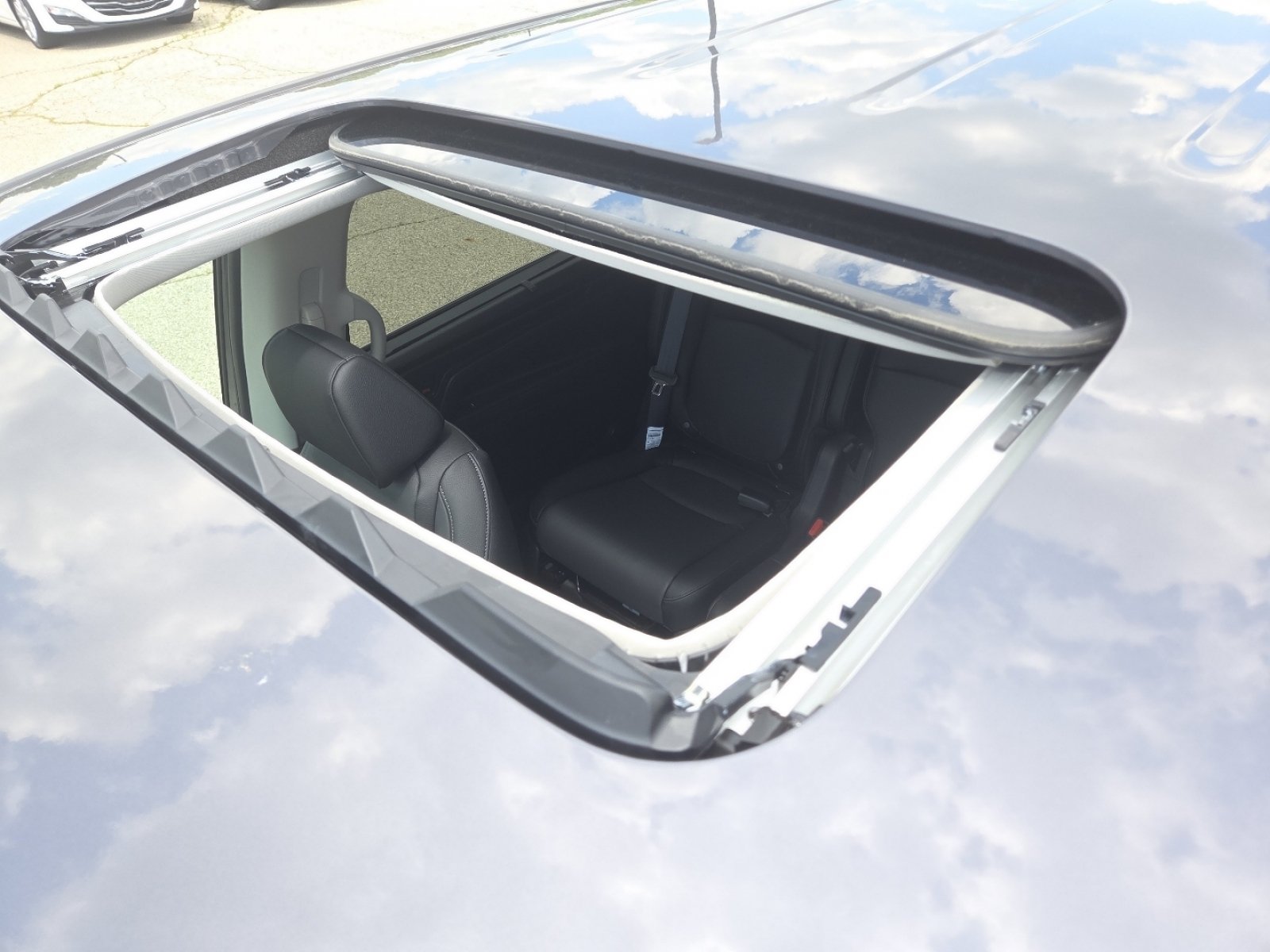 New 2026 Honda Odyssey EX-L image 3