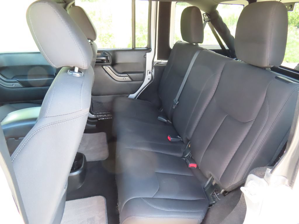 Used 2018 Jeep Wrangler Unlimited Sport S AWD/4WD image 24
