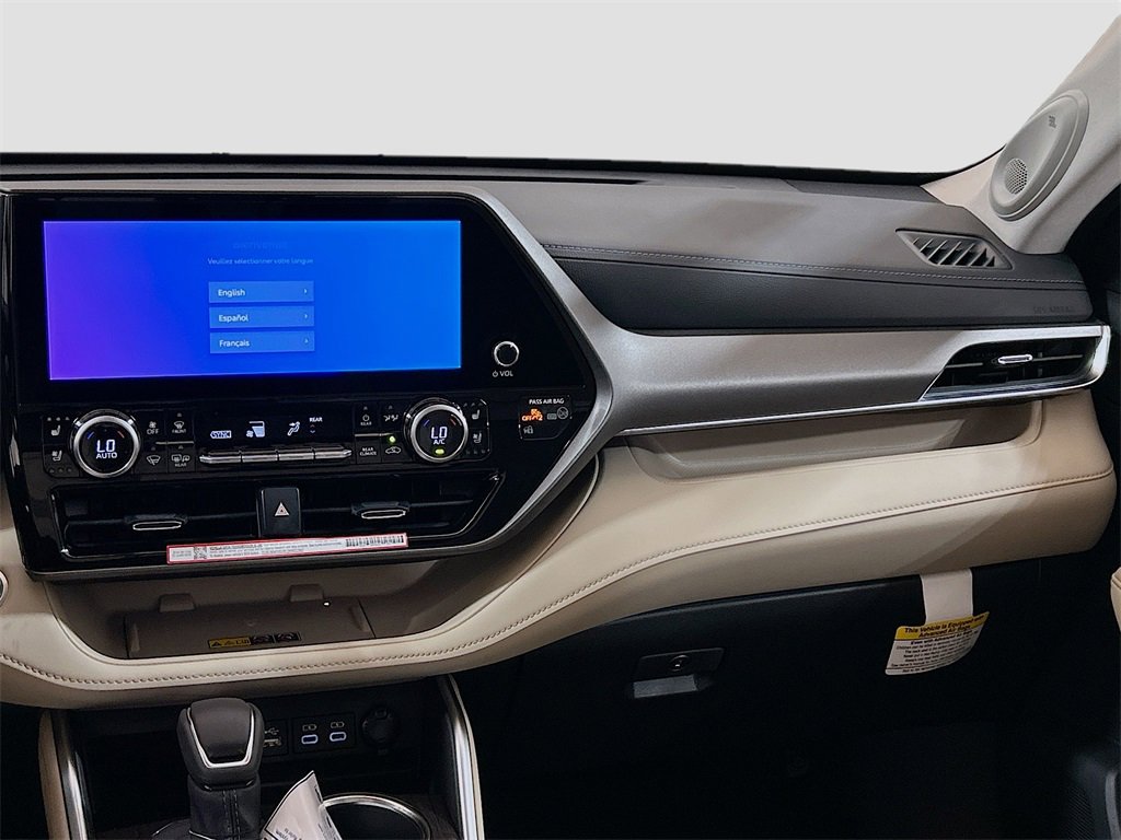 New 2025 Toyota Highlander Limited image 21