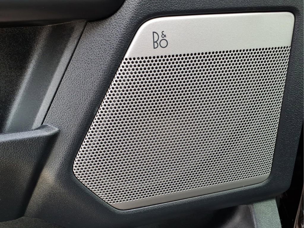 Used 2025 Ford F150 Lariat w/ Equipment Group 501A Mid image 12