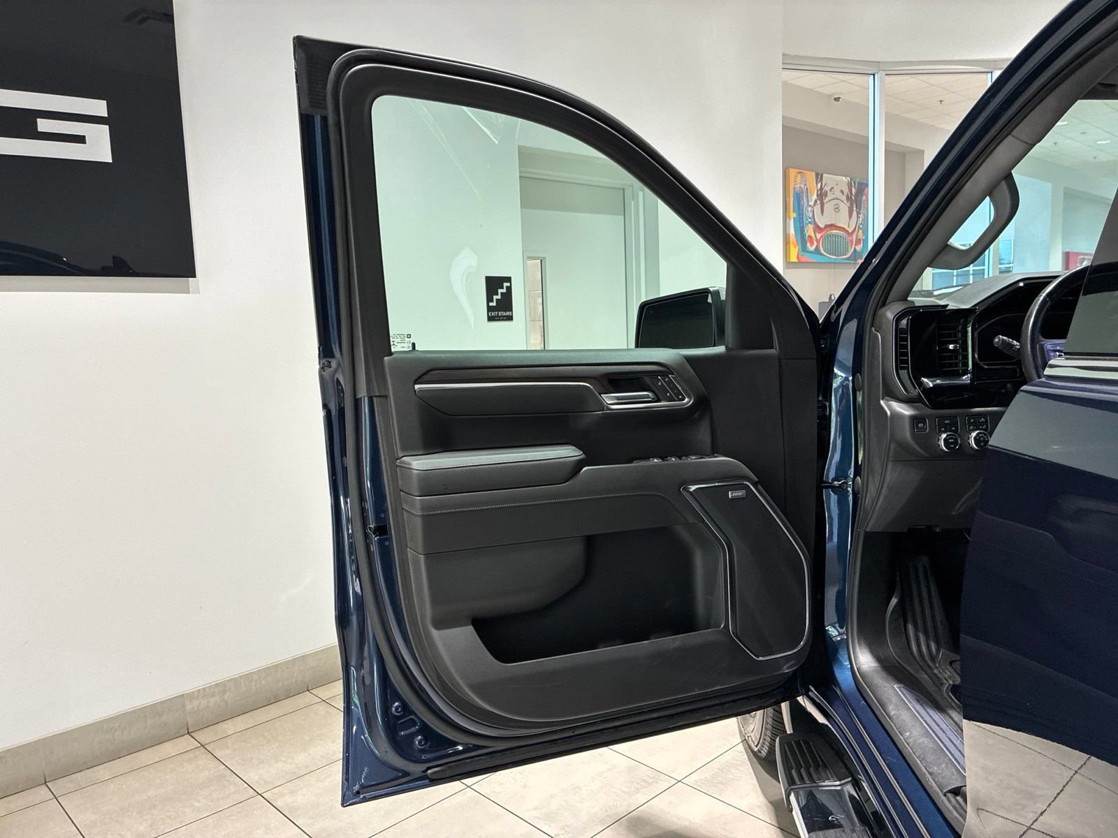 Used 2022 GMC Sierra 1500 SLT w/ SLT Premium Plus Package AWD/4WD image 13