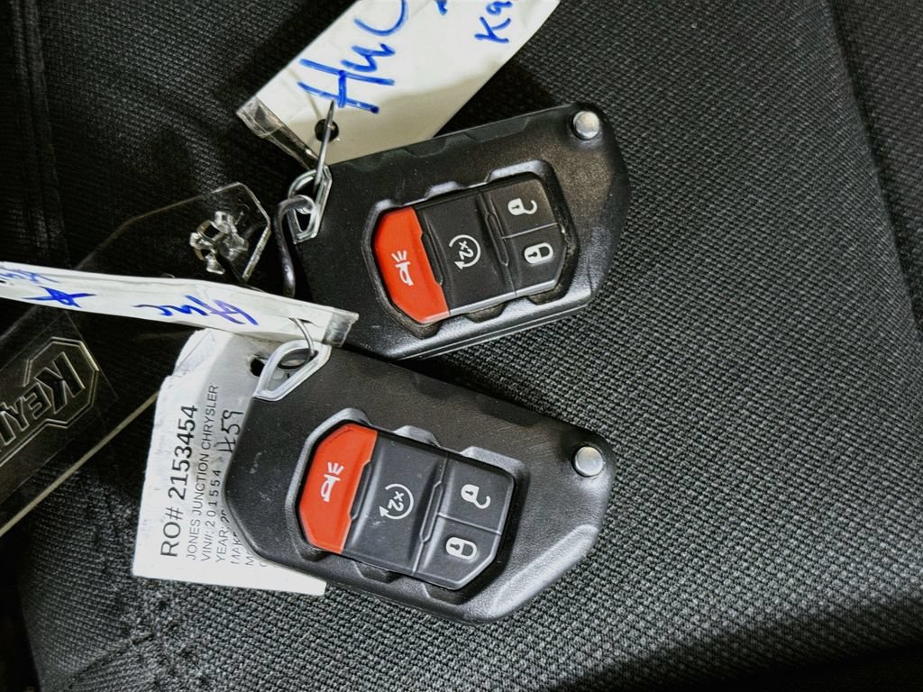 Used 2022 Jeep Wrangler Unlimited Sport AWD/4WD image 31