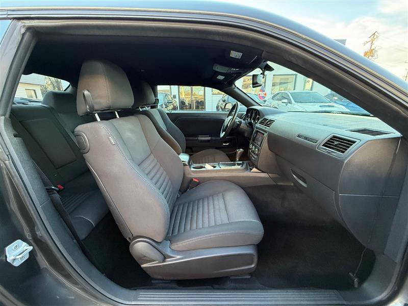 Used 2013 Dodge Challenger R/T w/ Blacktop Pkg image 22
