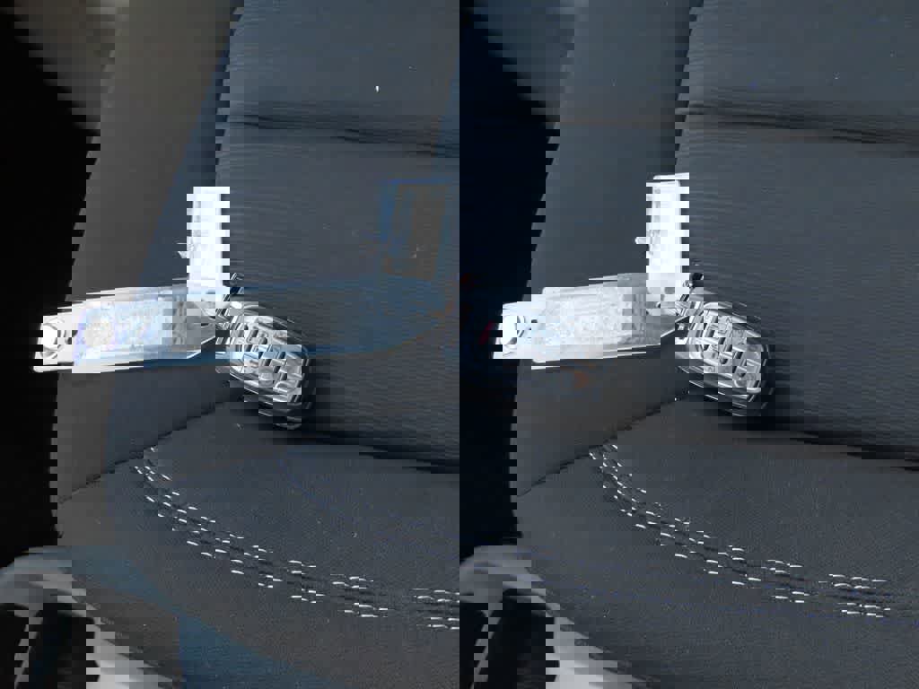 Used 2023 Chrysler Voyager LX image 24