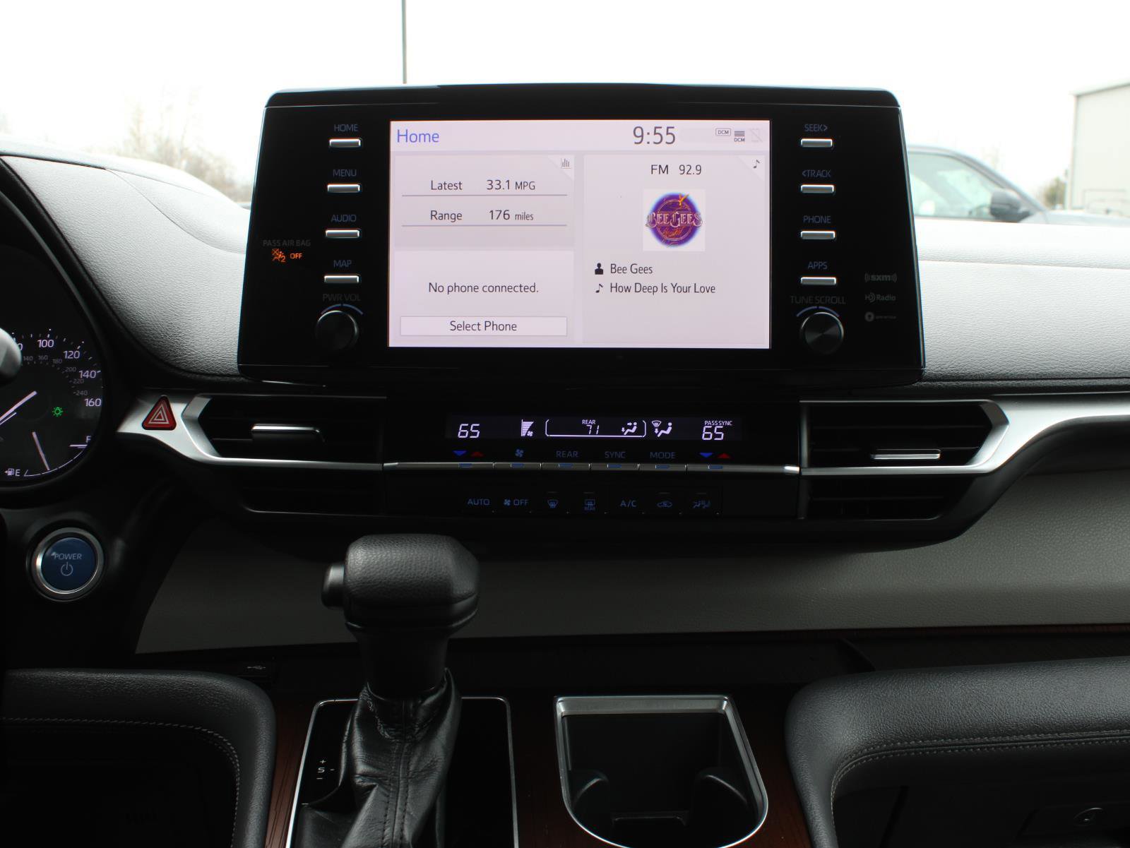 Used 2022 Toyota Sienna LE image 12