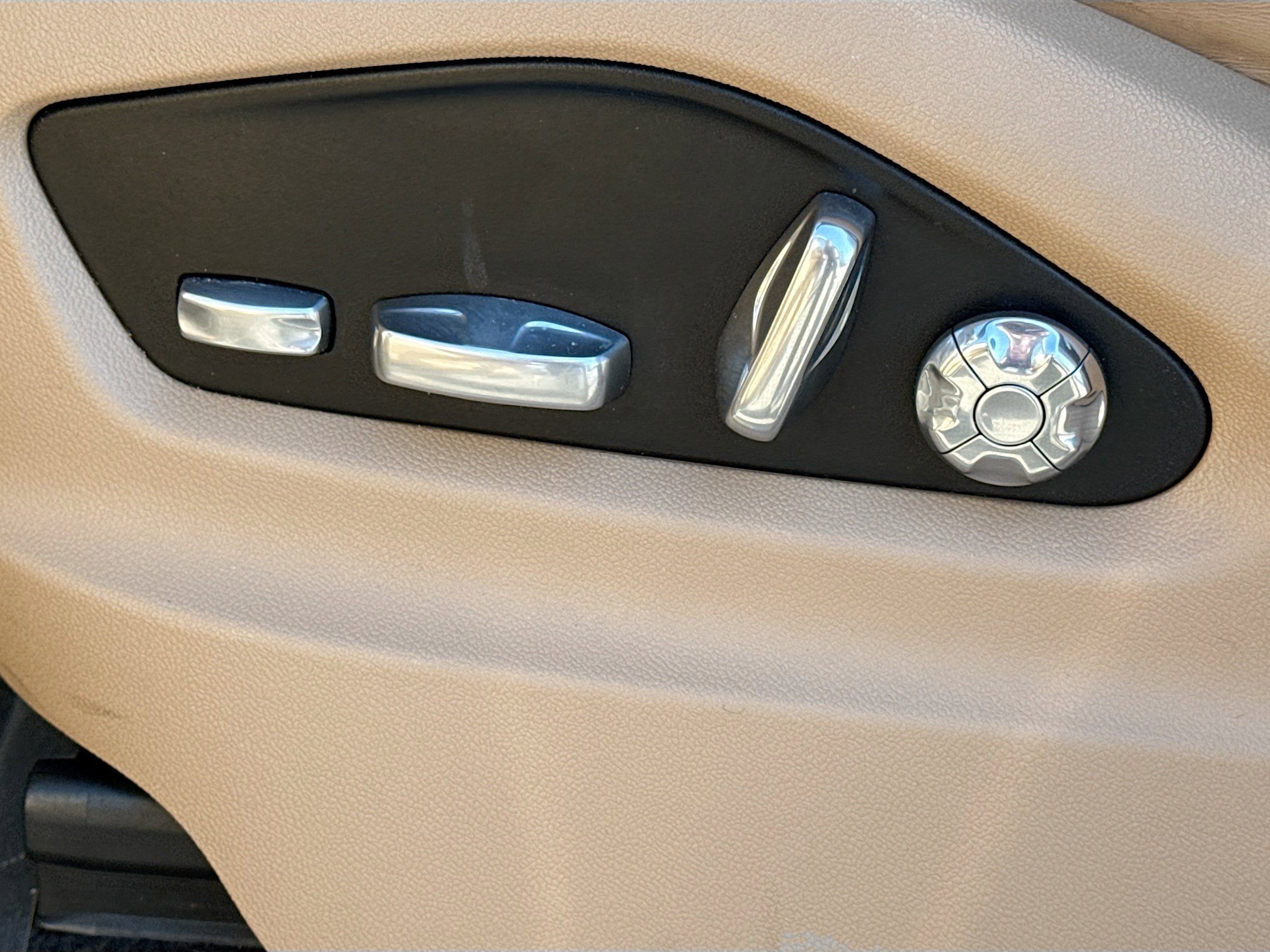 Used 2019 Porsche Cayenne AWD/4WD image 25