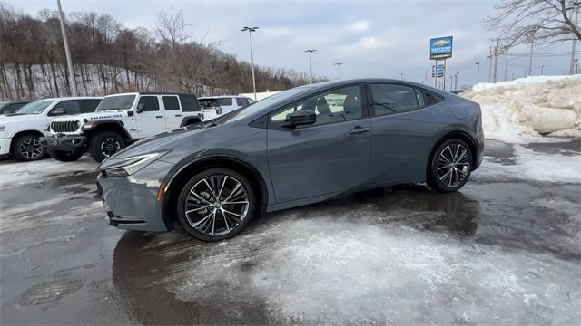 Used 2024 Toyota Prius XLE image 4