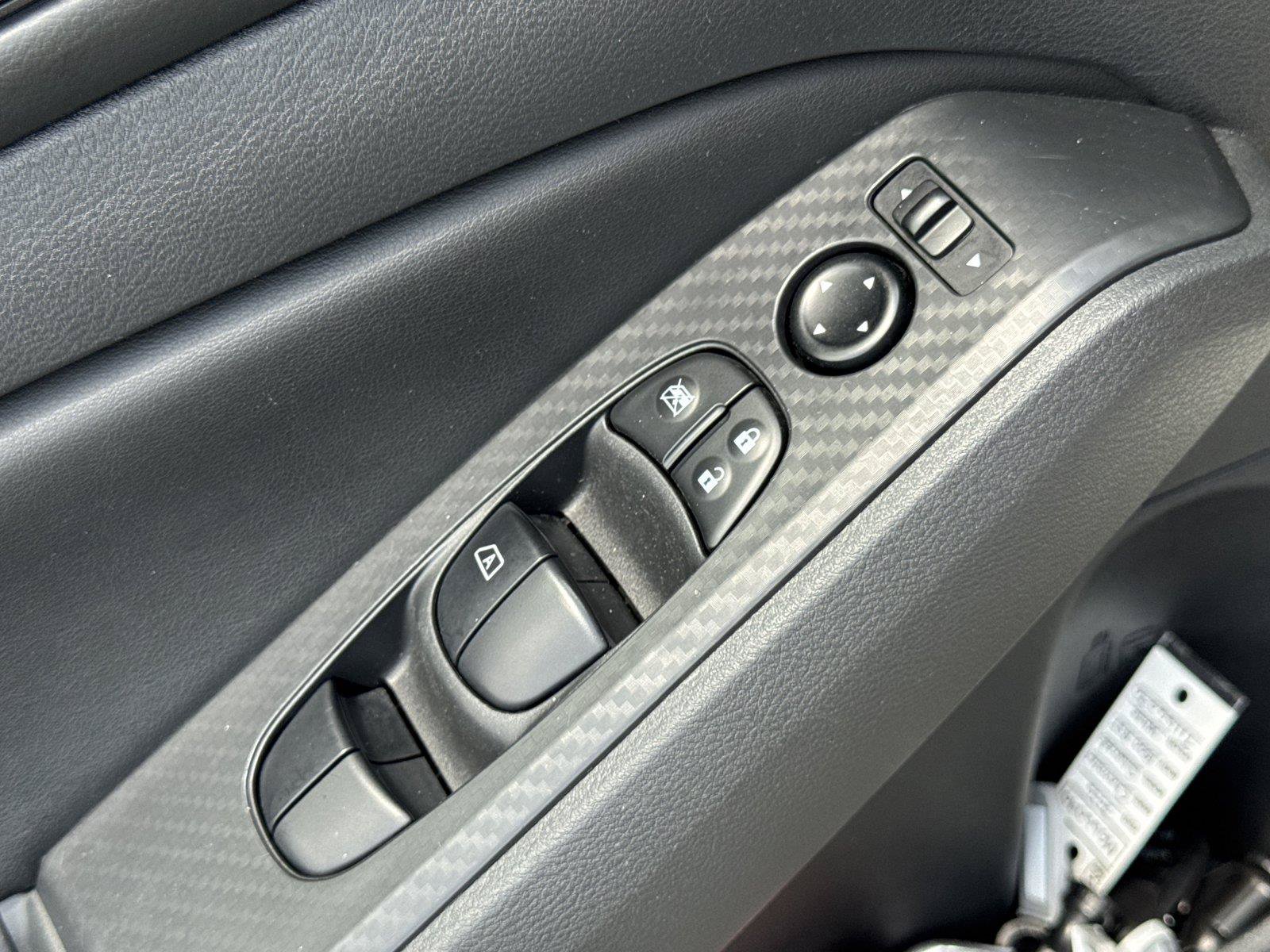 Used 2025 Nissan Altima 2.5 SV FWD image 18