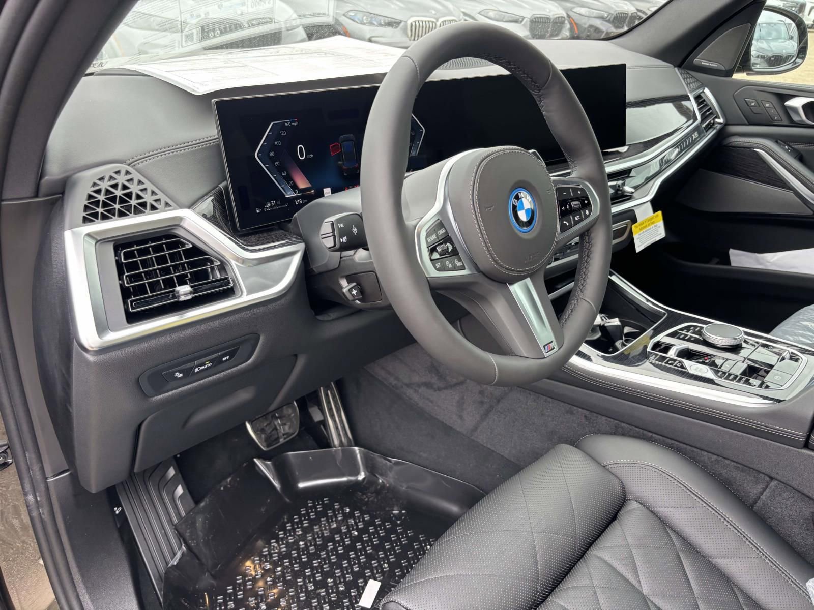 New 2026 BMW X5 xDrive50e image 9