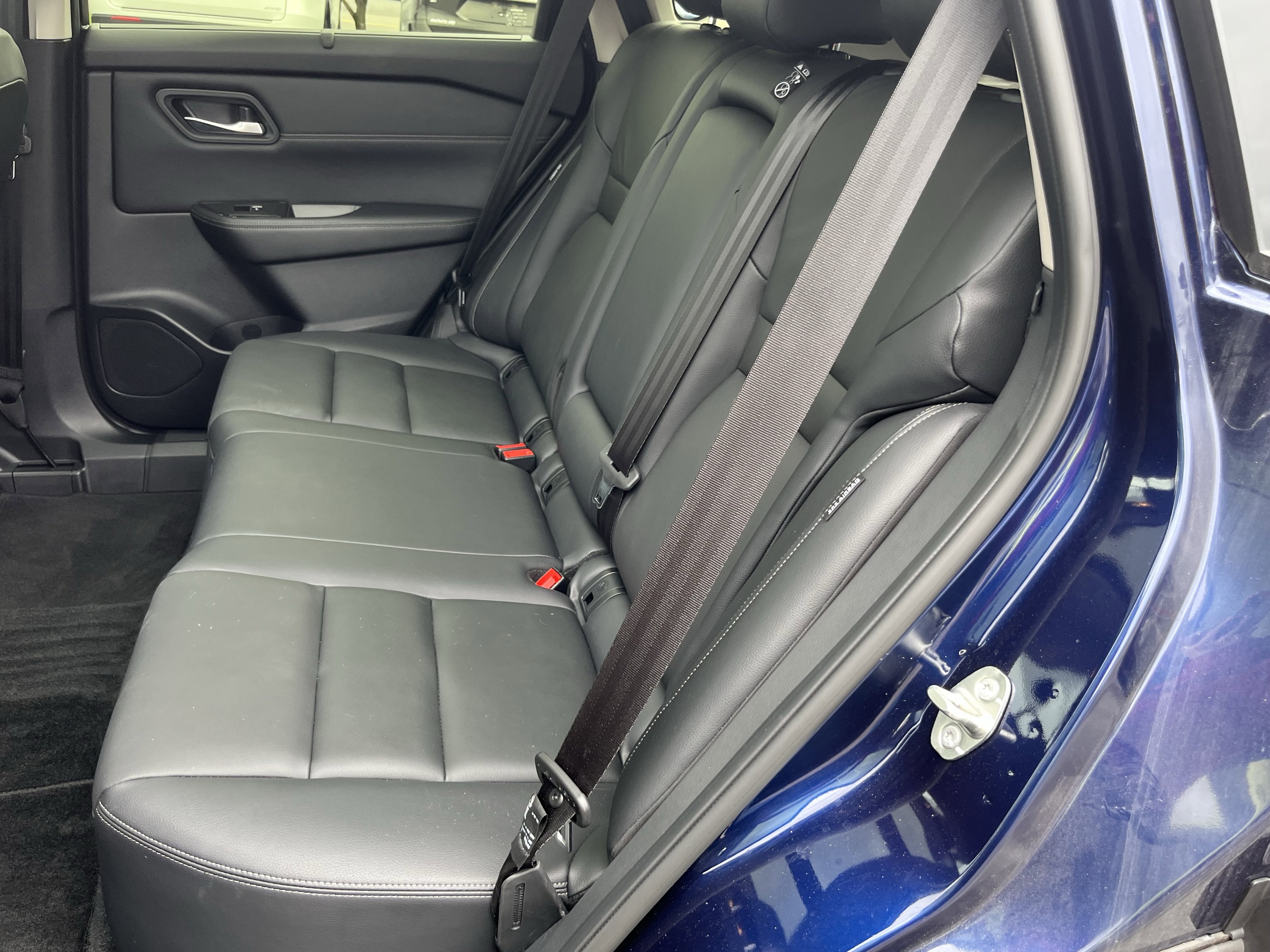 Used 2025 Nissan Rogue SL w/ Tech Package AWD/4WD image 18