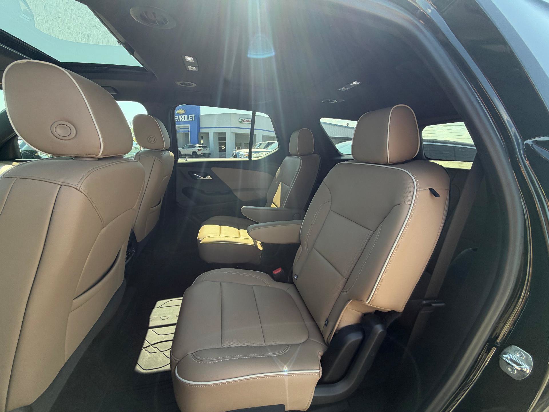 Used 2023 Chevrolet Traverse Premier w/ LPO, Floor Liner Package AWD/4WD image 12
