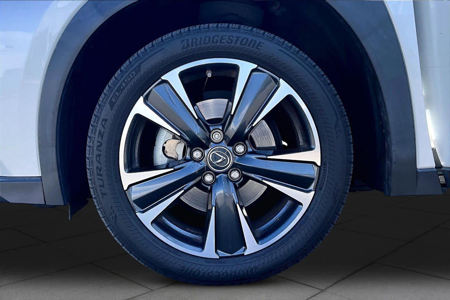 Used 2022 Lexus UX 200 w/ Accessory Package (Z1) FWD image 10