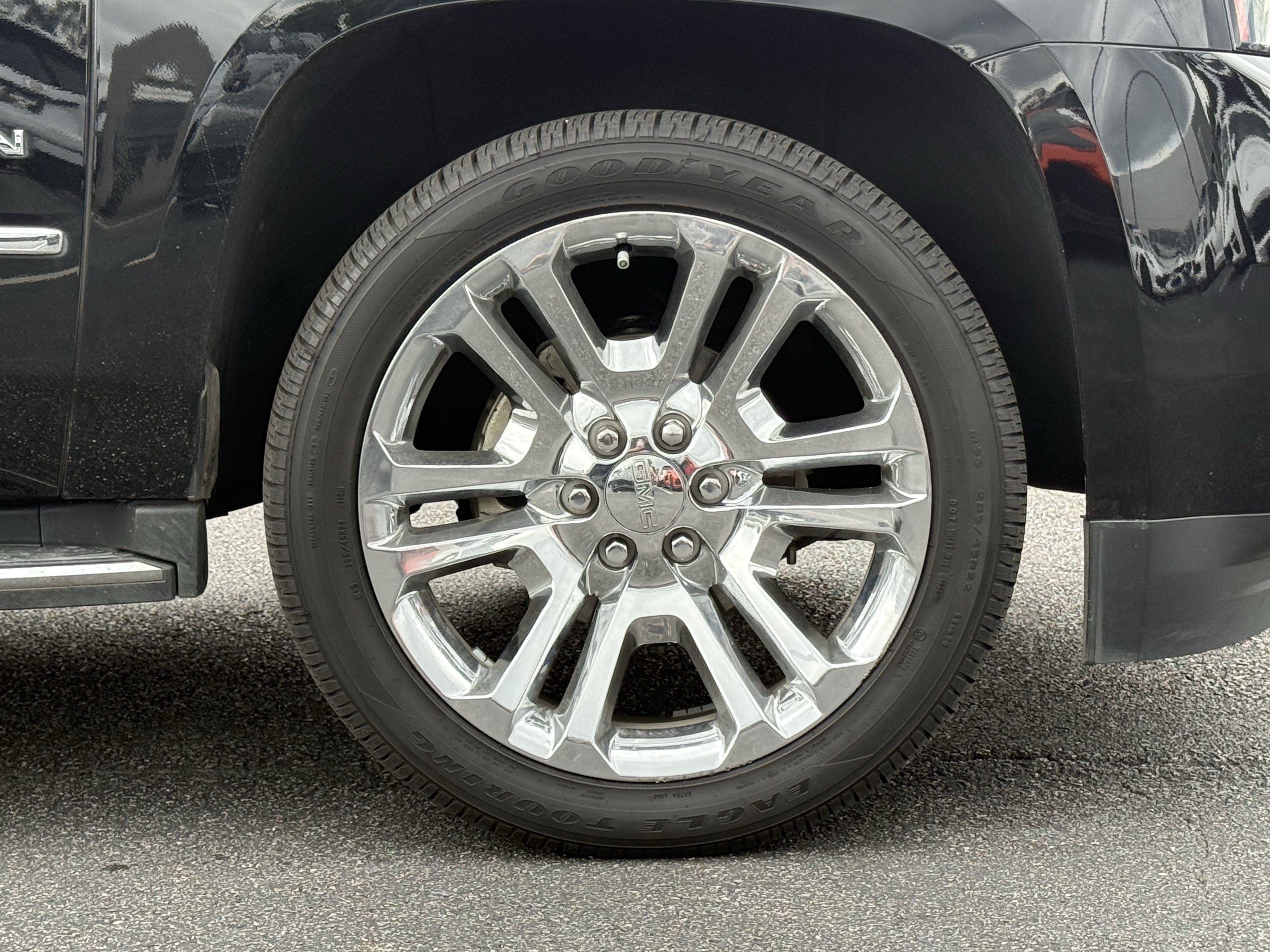 Used 2018 GMC Yukon SLT w/ Premium Edition RWD image 10