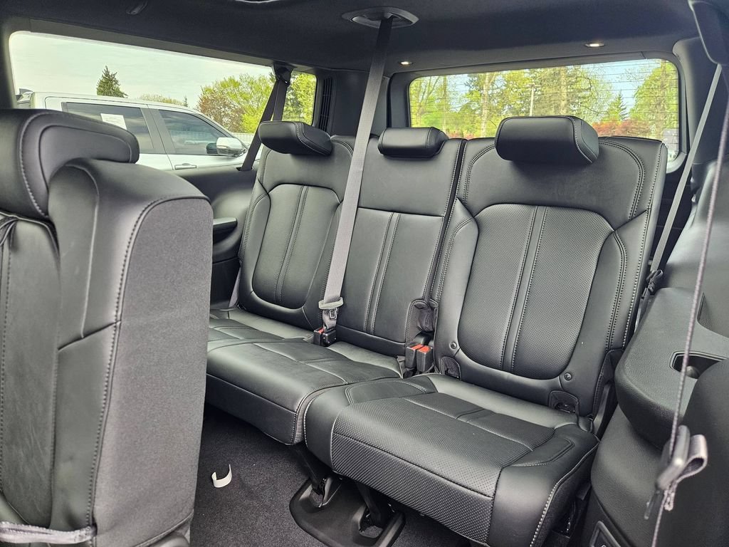 New 2026 Jeep Grand Wagoneer L Limited AWD/4WD image 15