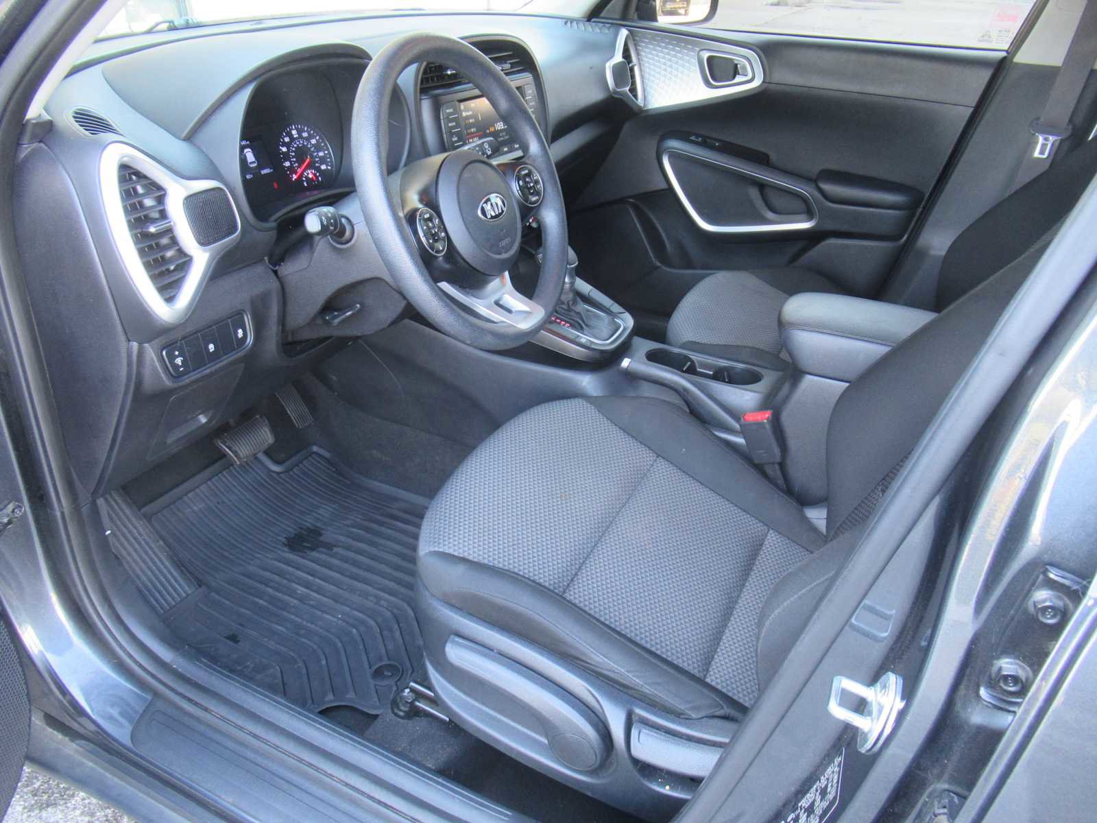 Used 2020 Kia Soul LX image 18