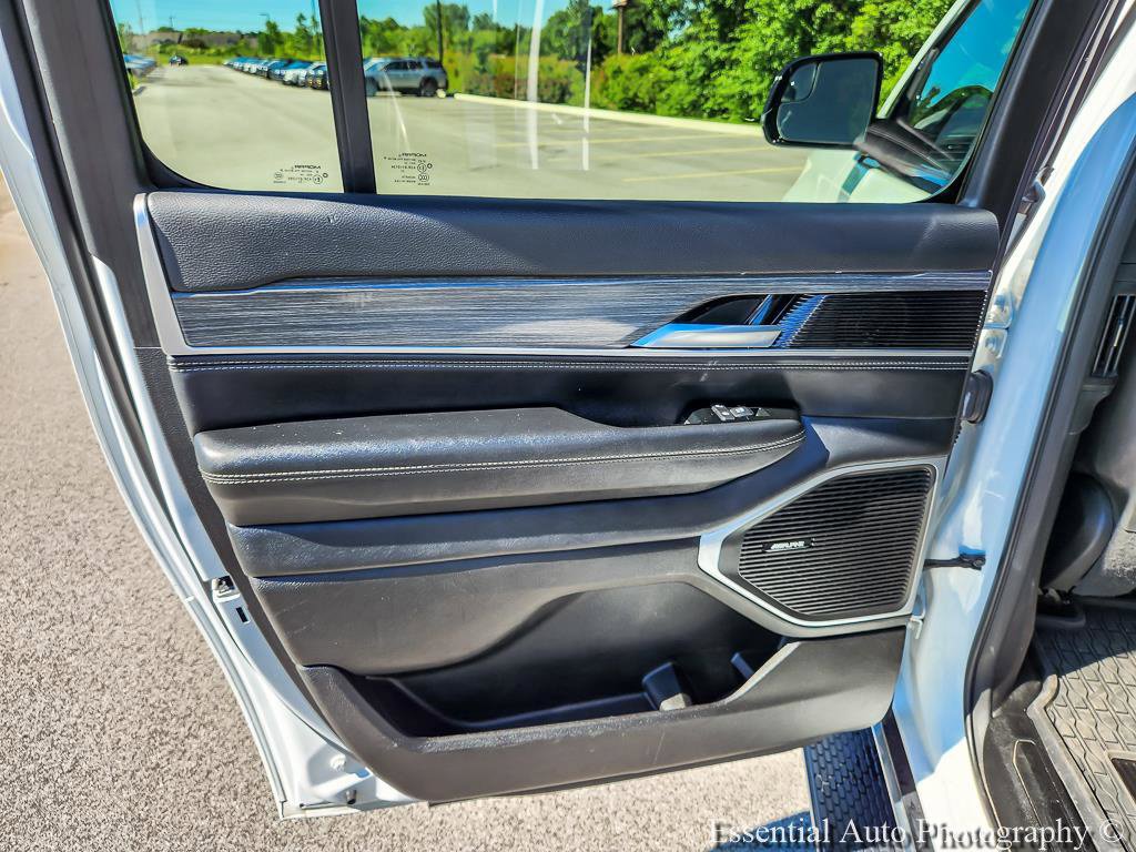 Used 2024 Jeep Wagoneer L Series II w/ Flexible Seating Group AWD/4WD image 26