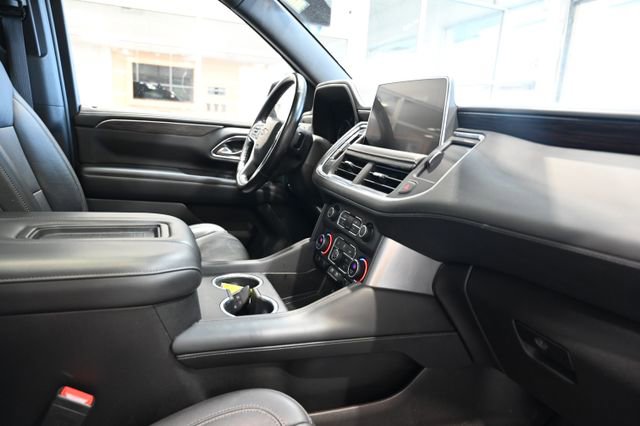 Used 2021 Chevrolet Suburban Z71 w/ Luxury Package image 14