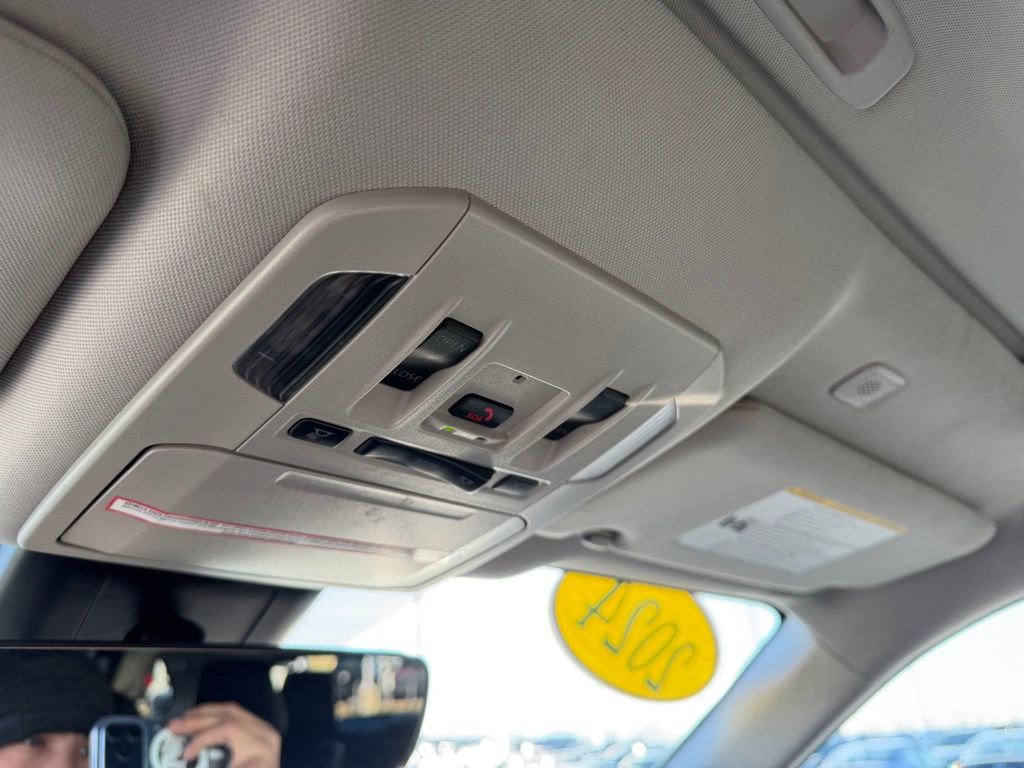 Used 2024 Toyota Highlander XLE image 40