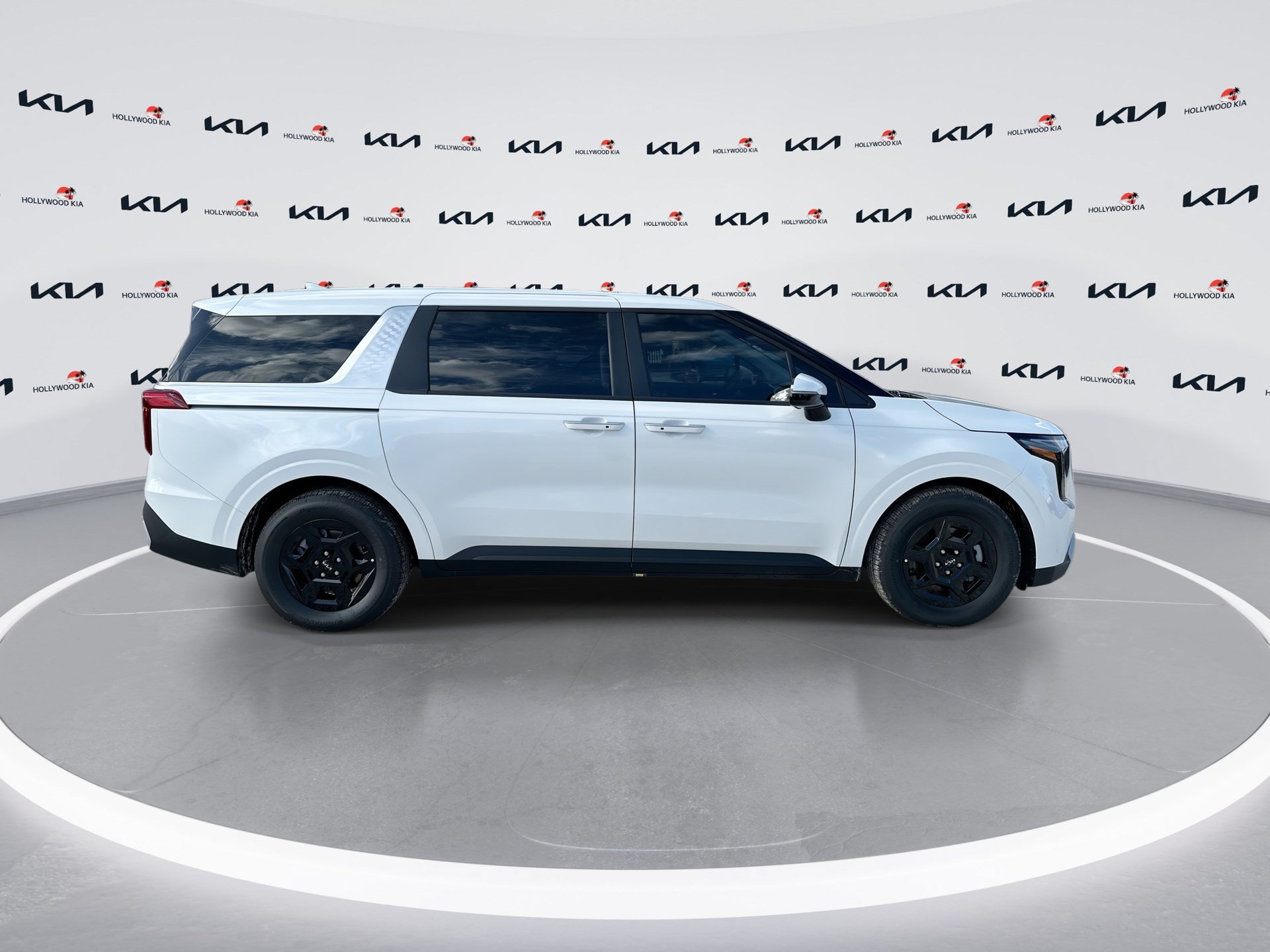 New 2026 Kia Carnival LX FWD image 9