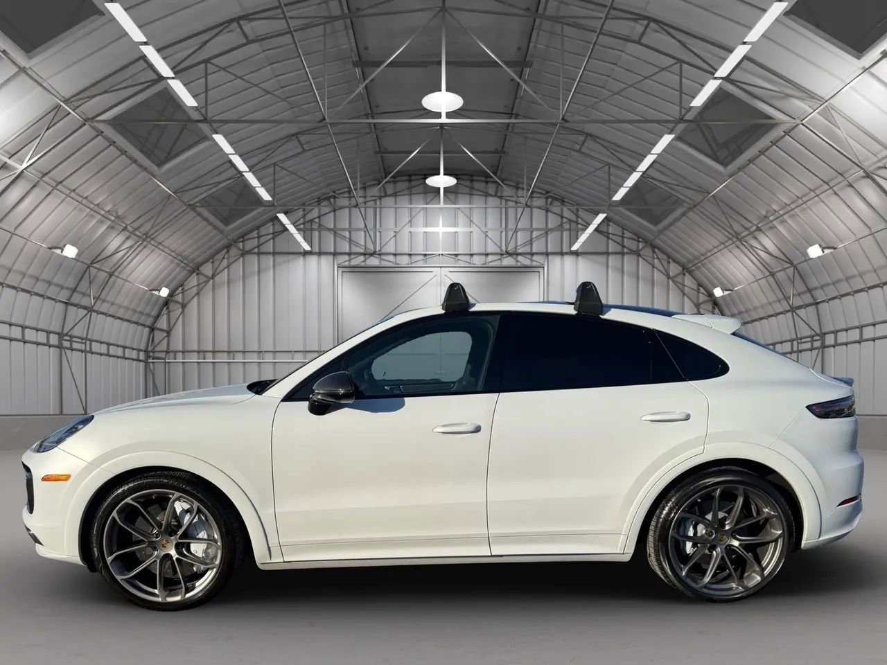 Used 2022 Porsche Cayenne Turbo image 10