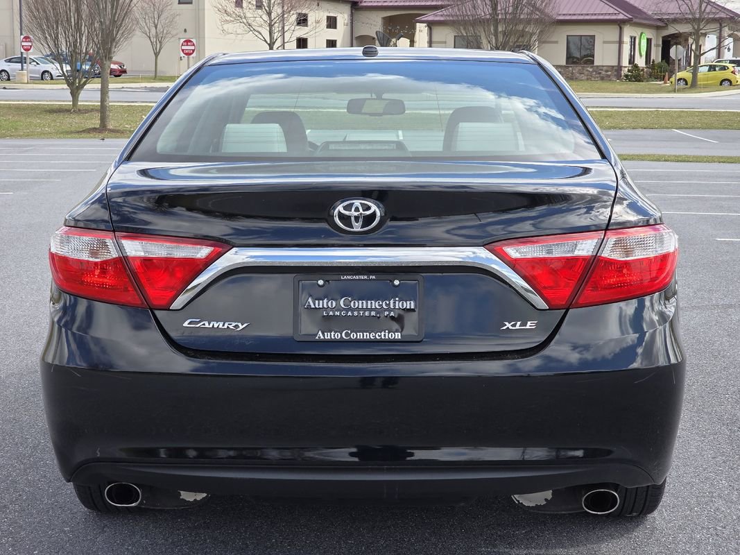 Used 2015 Toyota Camry XLE image 7