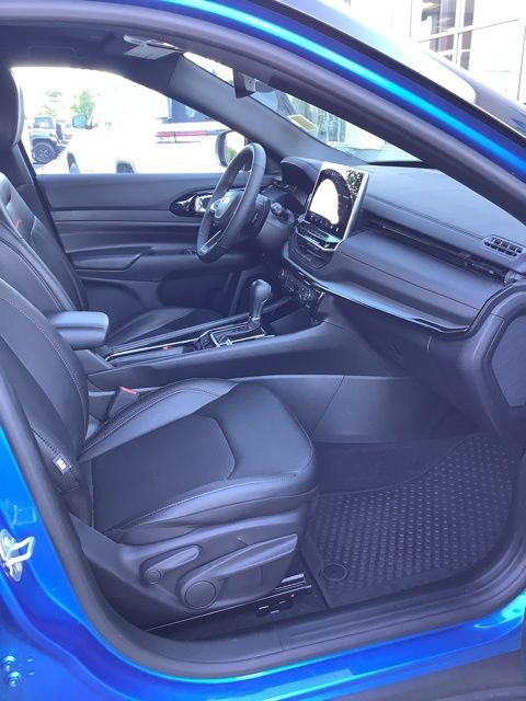 Used 2025 Jeep Compass Trailhawk w/ Trailhawk Convenience Group AWD/4WD image 14