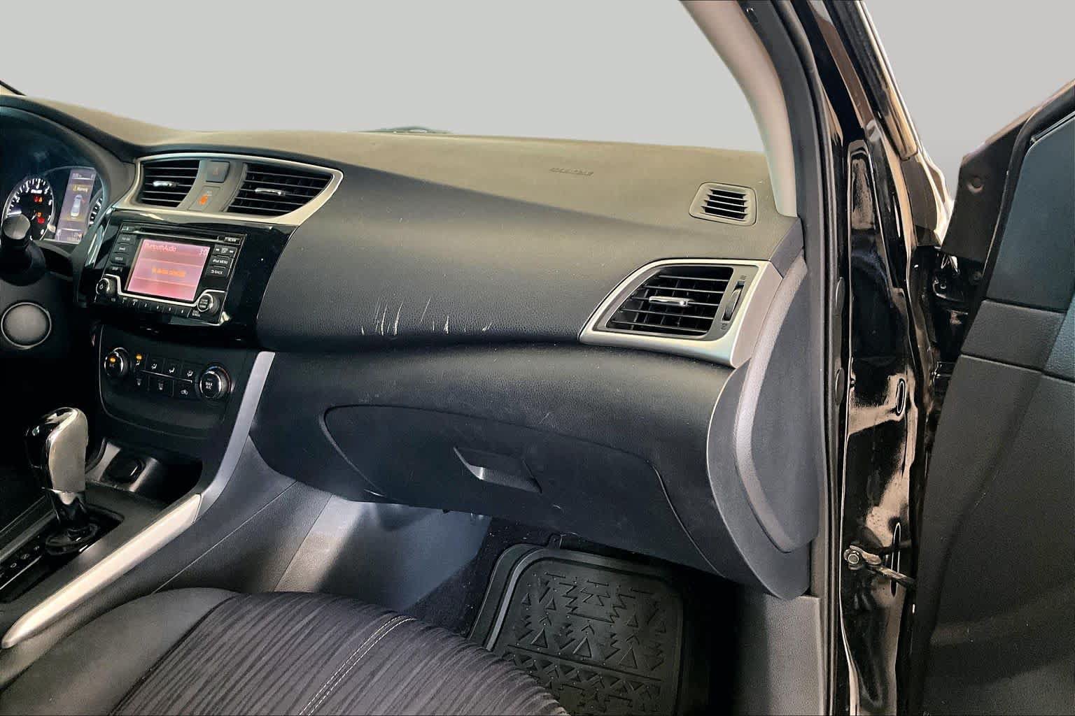 Used 2017 Nissan Sentra SV FWD image 17