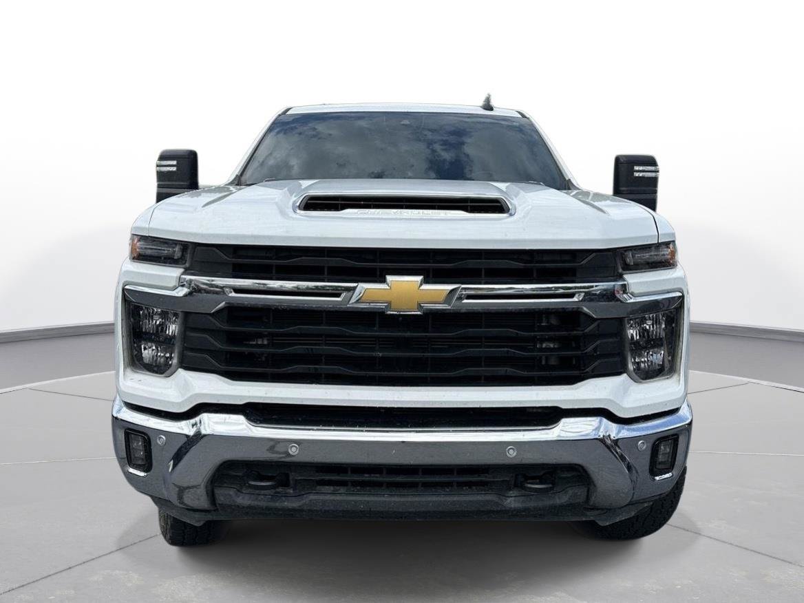 Used 2025 Chevrolet Silverado 3500 LT w/ Safety Package AWD/4WD image 3