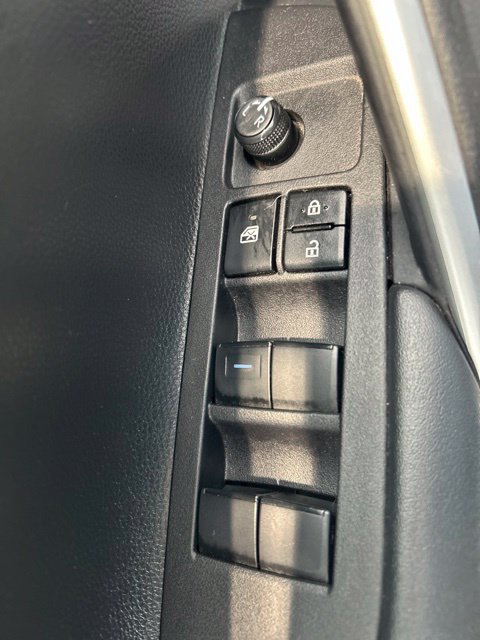 Used 2024 Toyota Corolla Cross L FWD image 13