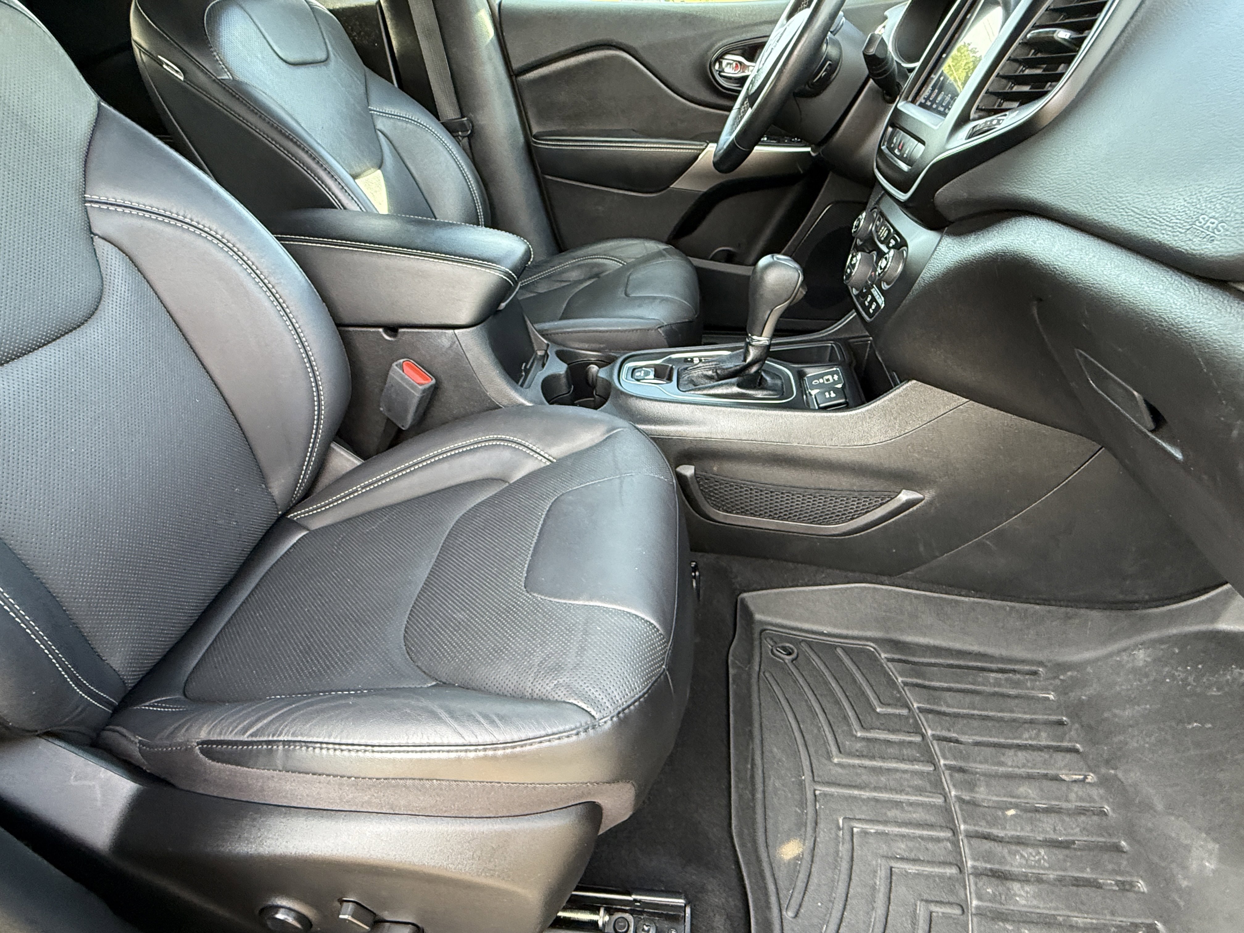 Used 2021 Jeep Cherokee Latitude Lux 80th Anniv w/ Quick Order Package 26U 80TH FWD image 14
