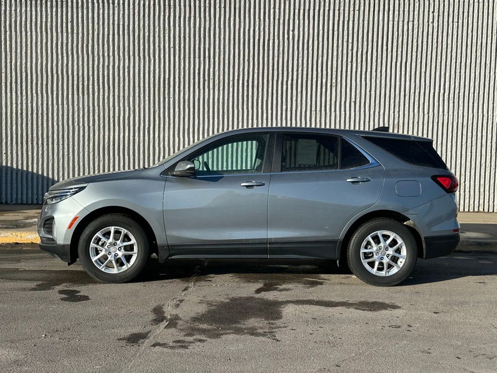 Used 2024 Chevrolet Equinox LT AWD/4WD image 2