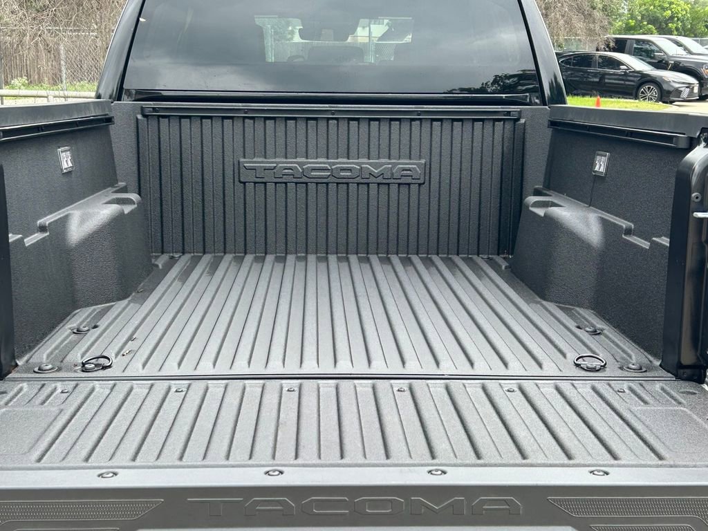 Used 2025 Toyota Tacoma SR5 AWD/4WD image 13