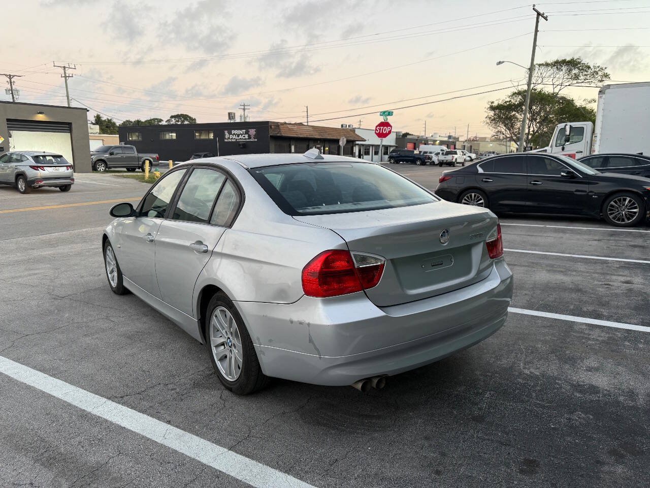 Used 2006 BMW 325i Sedan RWD image 4