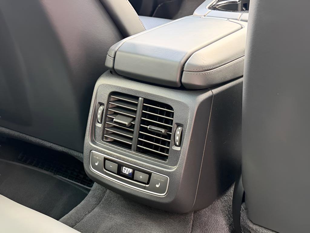 Used 2022 Audi e-tron GT Prestige image 30