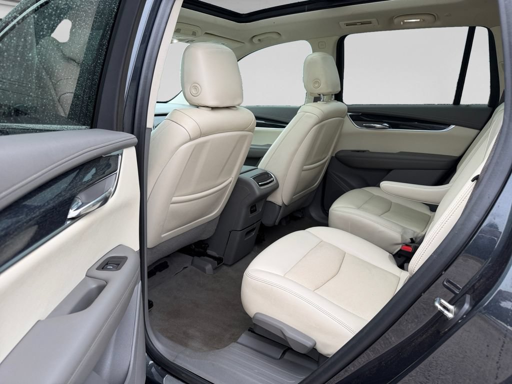 Used 2021 Cadillac XT6 Premium Luxury FWD image 14