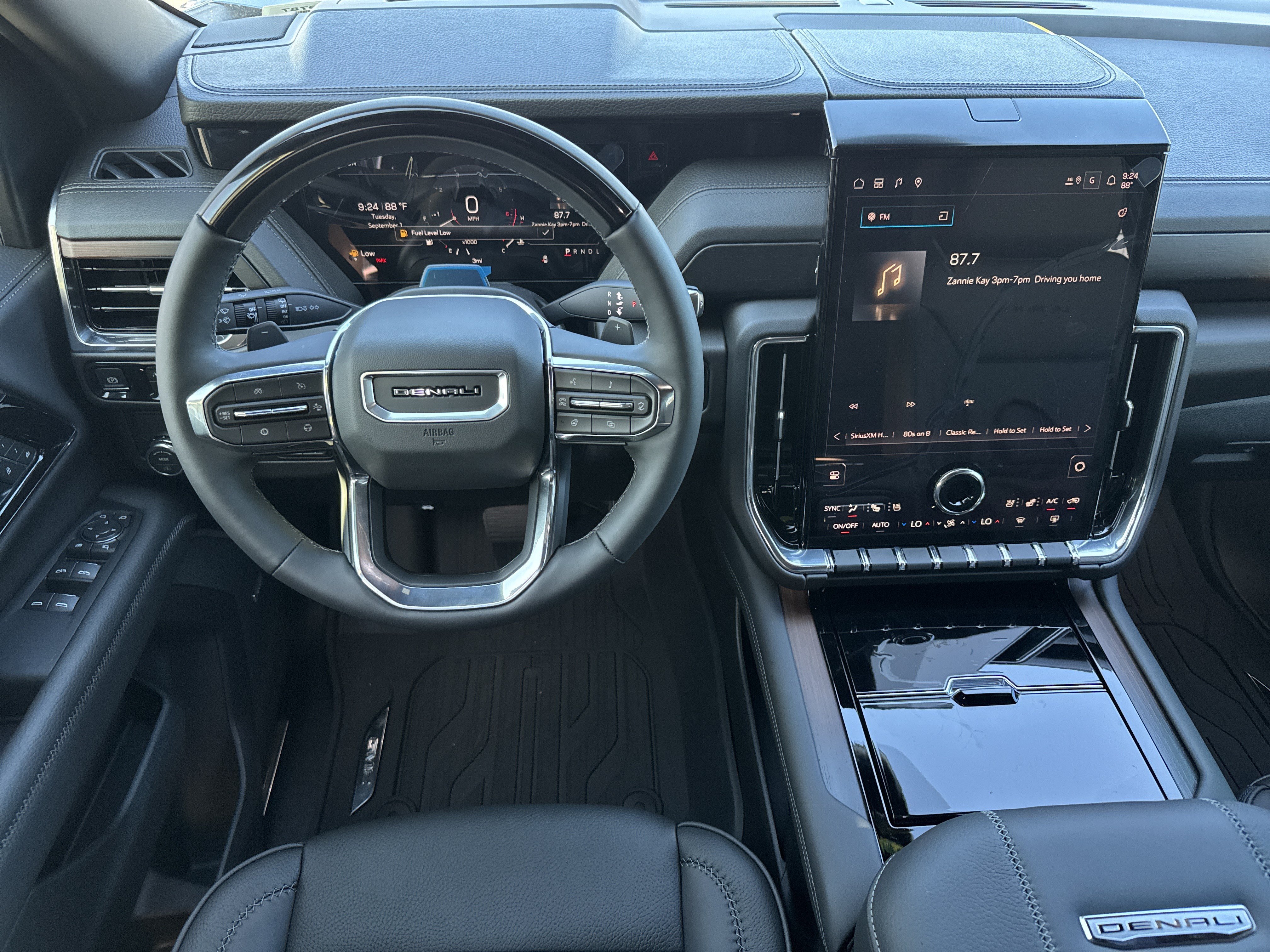 New 2026 GMC Yukon XL Denali w/ Denali Reserve Package RWD image 19