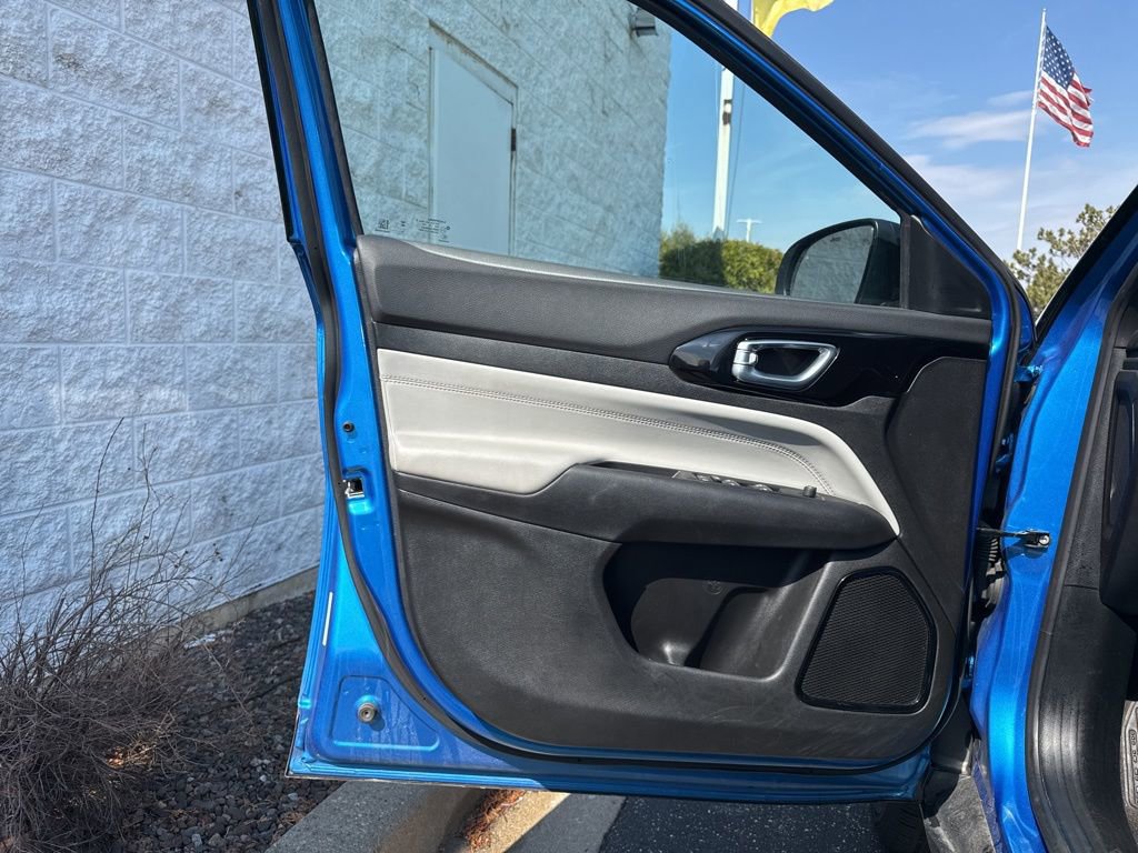 Used 2025 Jeep Compass Limited image 8